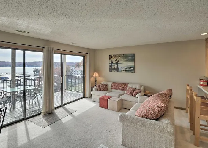 Lake Ozark Condo With Pool And Fishing Docks!