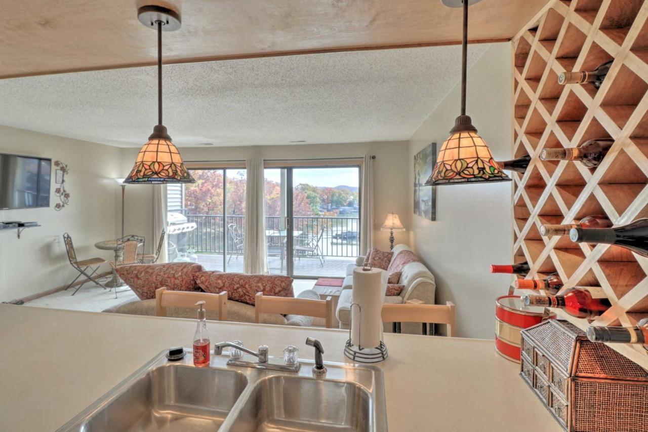 Ozark With Pool And Fishing Docks! Apartment *