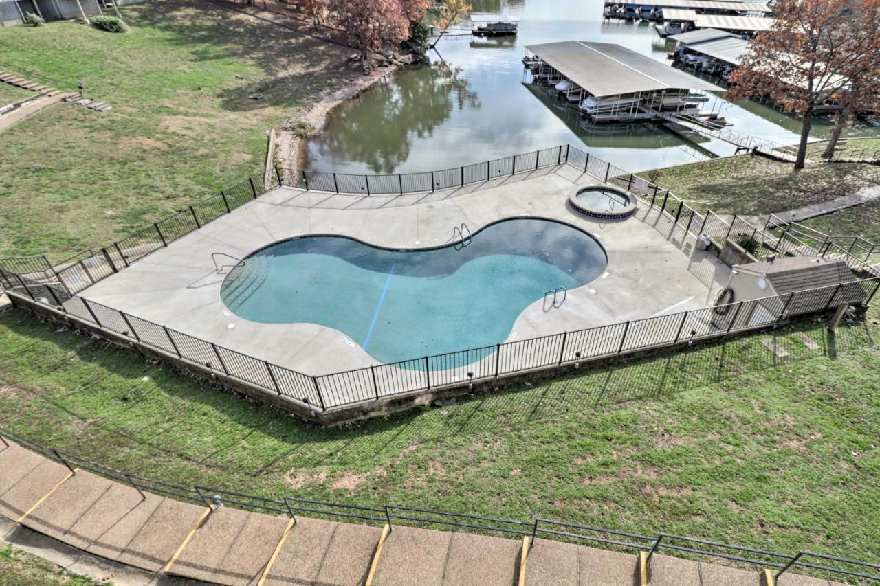 Ozark With Pool And Fishing Docks! Ozarks-See